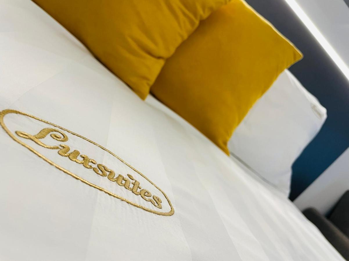 Luxsuites Ofrínion Extérieur photo