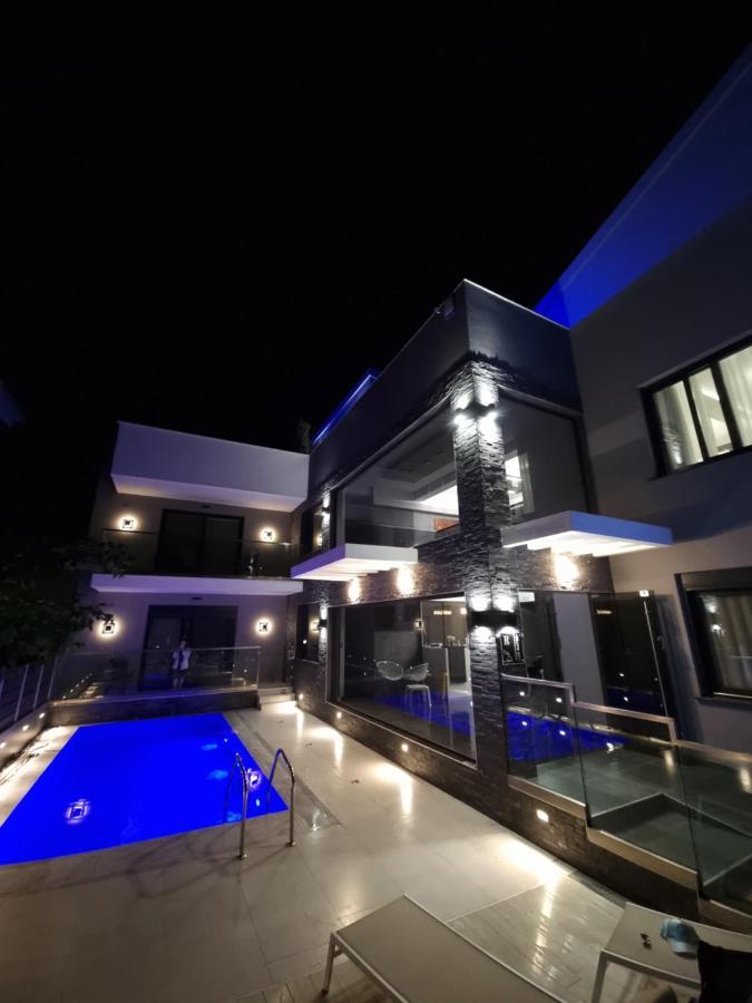 Luxsuites Ofrínion Extérieur photo