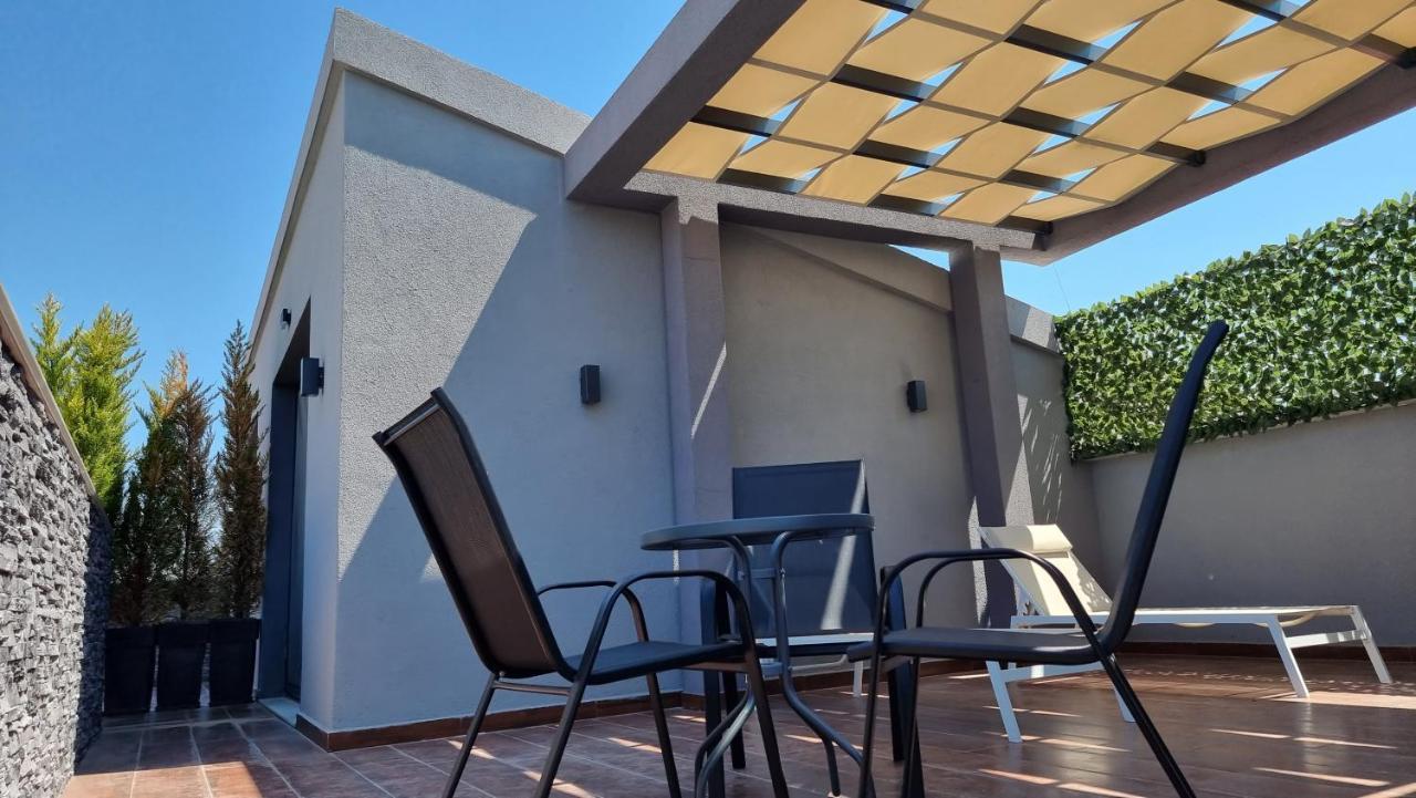 Luxsuites Ofrínion Extérieur photo