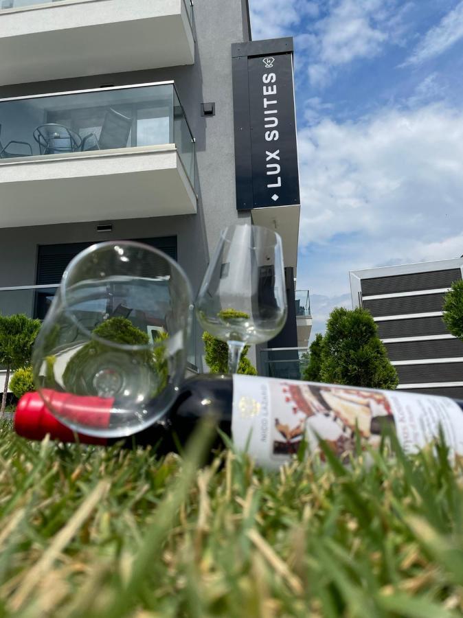 Luxsuites Ofrínion Extérieur photo